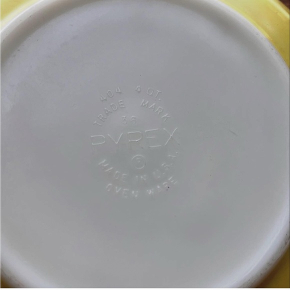 Vintage Pyrex - Picture 3 of 4